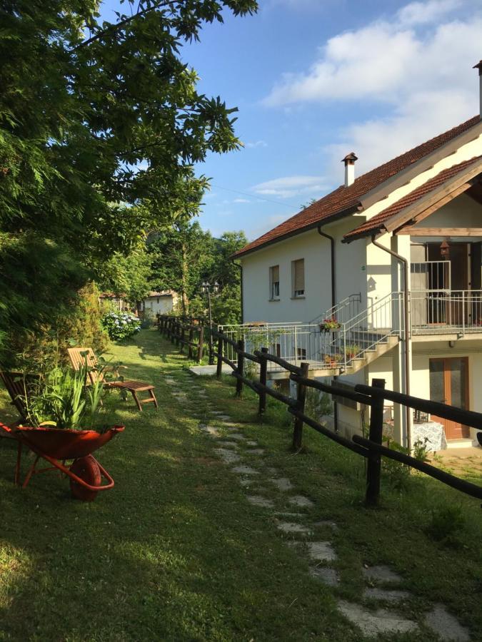 Bed and Breakfast Bb Andre' Vara Superiore Exterior foto
